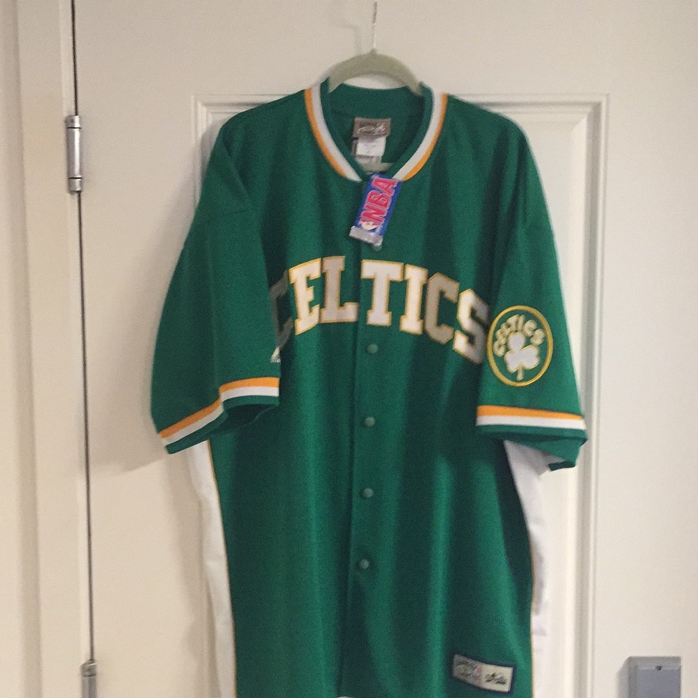 Boston Celtics warm-up jersey extra-large